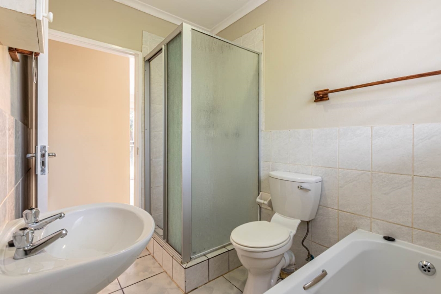 2 Bedroom Property for Sale in Wilgeheuwel Gauteng