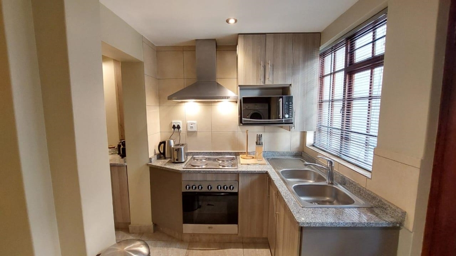 To Let 1 Bedroom Property for Rent in Waterkloof Ridge Gauteng