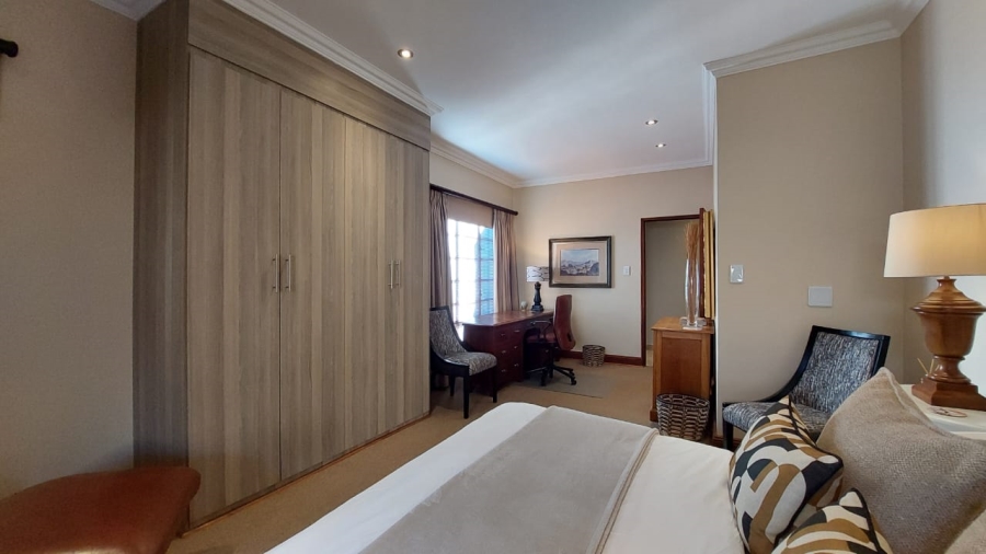2 Bedroom Property for Sale in Waterkloof Gauteng