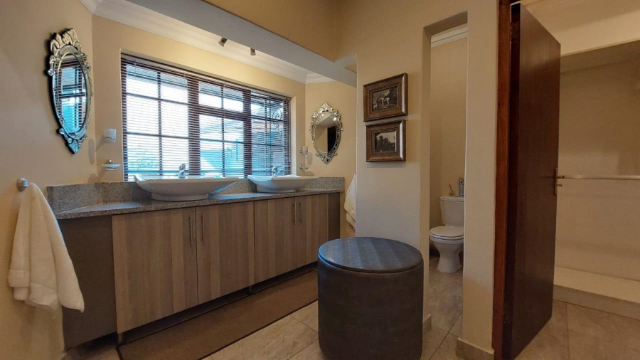 2 Bedroom Property for Sale in Waterkloof Gauteng