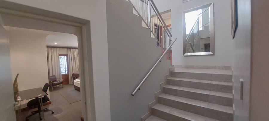 To Let 2 Bedroom Property for Rent in Waterkloof Ridge Gauteng