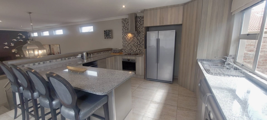 To Let 2 Bedroom Property for Rent in Waterkloof Ridge Gauteng