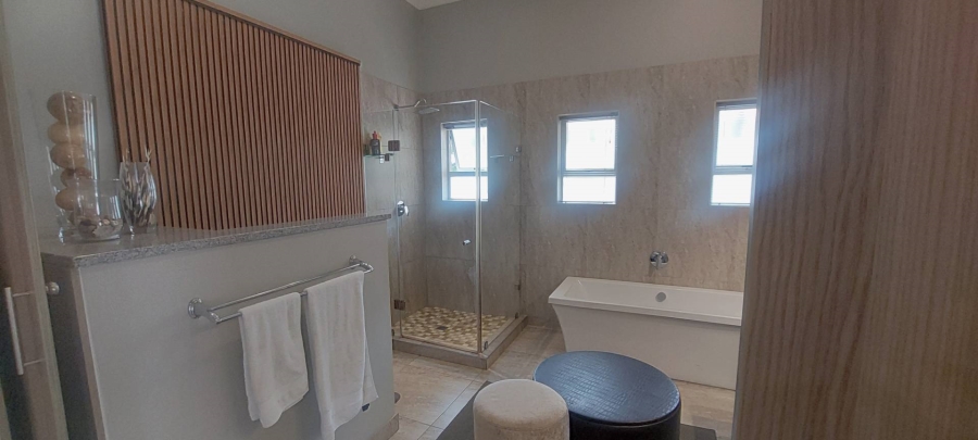 To Let 2 Bedroom Property for Rent in Waterkloof Ridge Gauteng