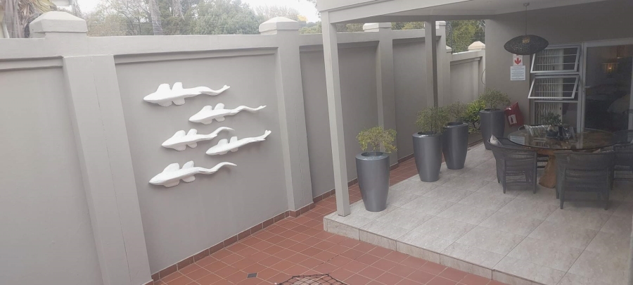 To Let 2 Bedroom Property for Rent in Waterkloof Ridge Gauteng