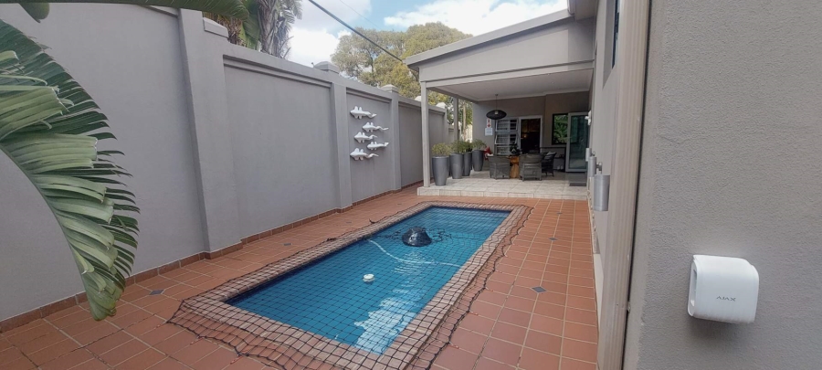 To Let 2 Bedroom Property for Rent in Waterkloof Ridge Gauteng