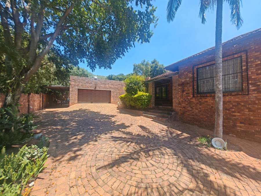 7 Bedroom Property for Sale in Florauna Gauteng