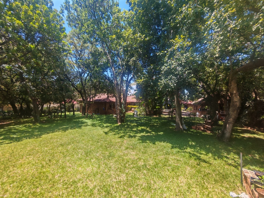 7 Bedroom Property for Sale in Florauna Gauteng
