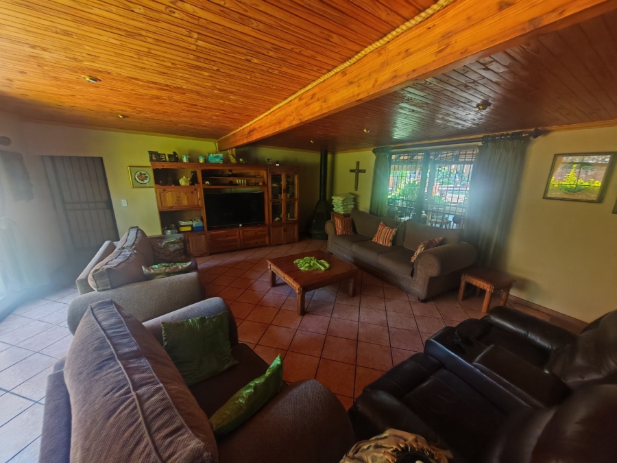 7 Bedroom Property for Sale in Florauna Gauteng