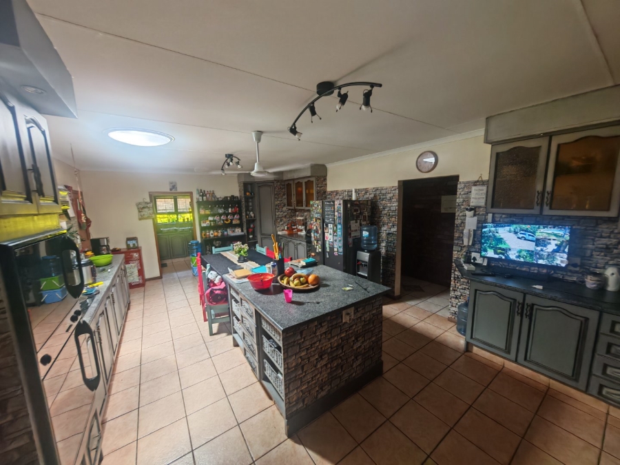 7 Bedroom Property for Sale in Florauna Gauteng