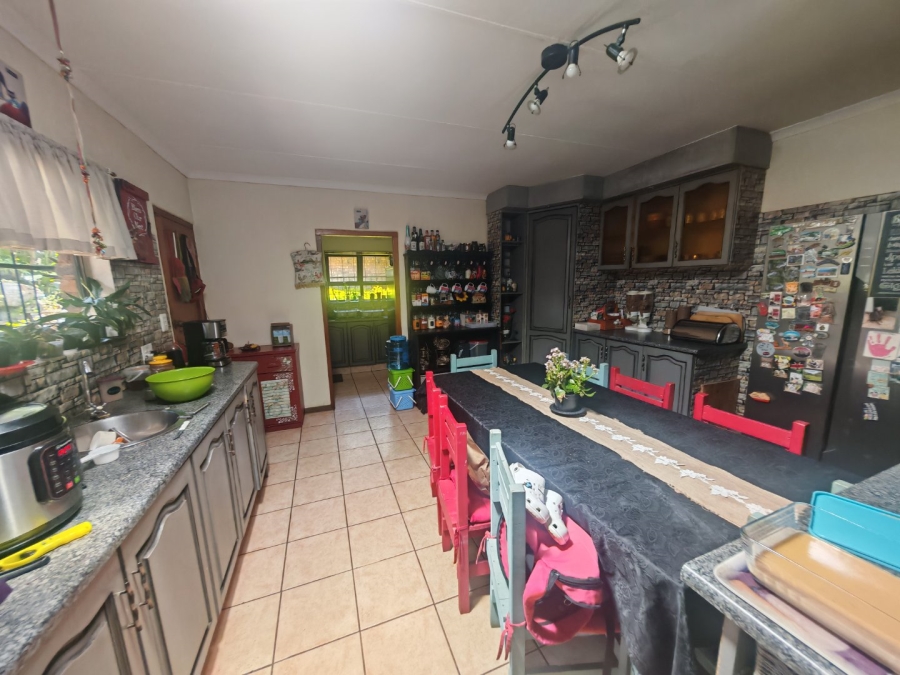 7 Bedroom Property for Sale in Florauna Gauteng