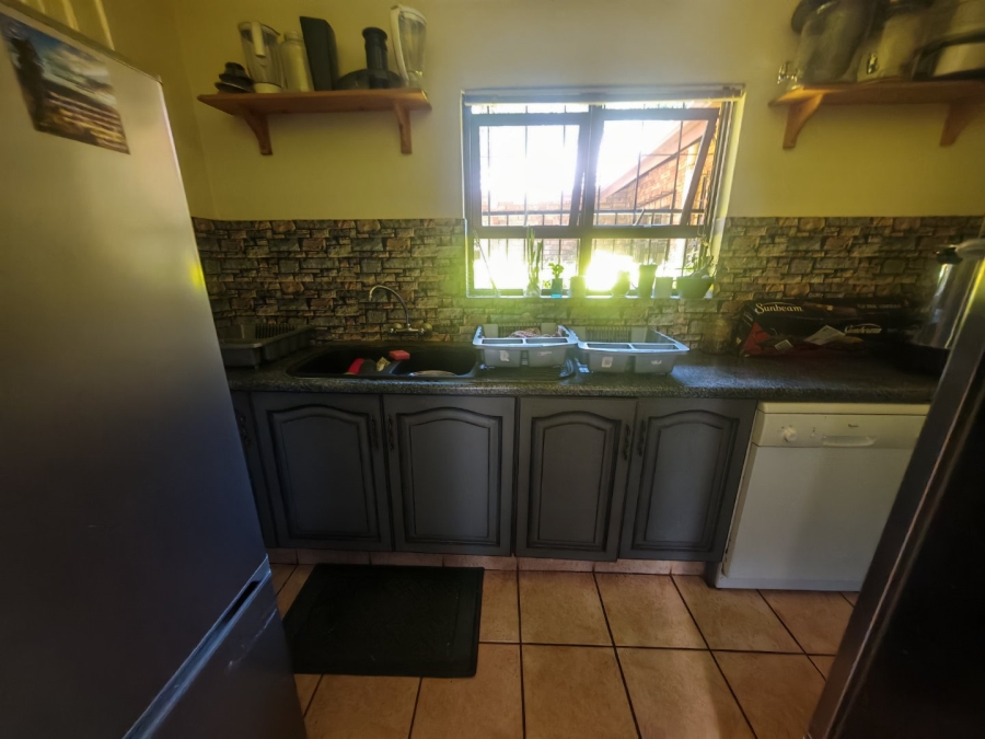 7 Bedroom Property for Sale in Florauna Gauteng