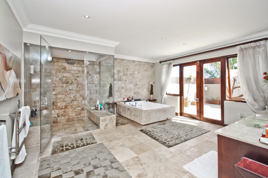 5 Bedroom Property for Sale in Bryanston Gauteng