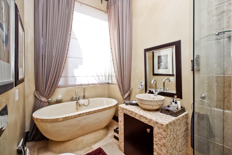 5 Bedroom Property for Sale in Bryanston Gauteng