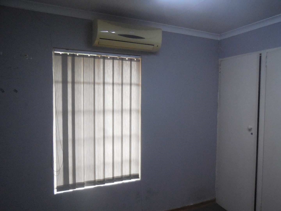 To Let Commercial Property for Rent in Garsfontein Gauteng