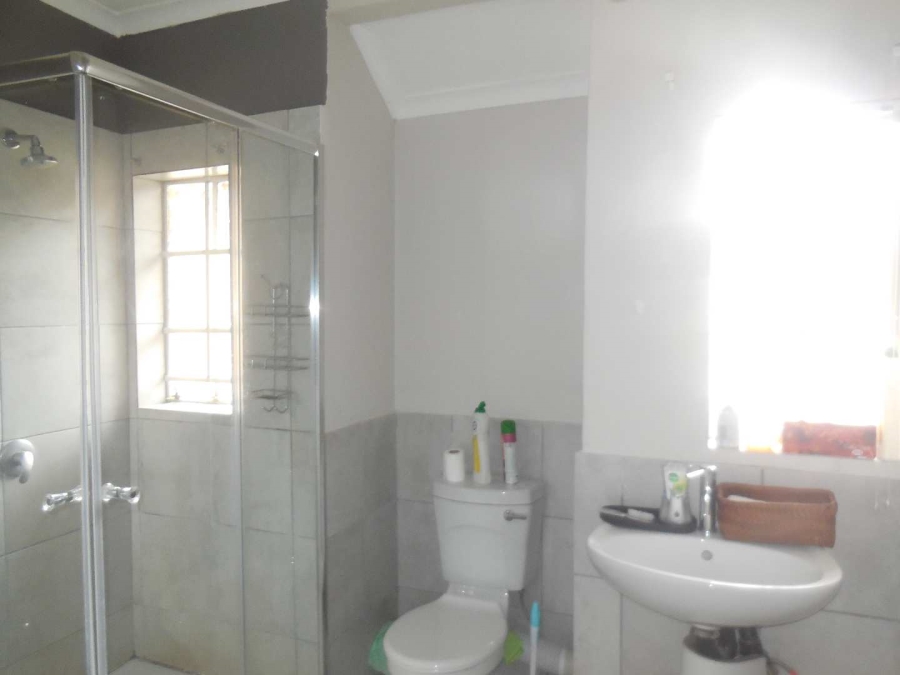 To Let Commercial Property for Rent in Garsfontein Gauteng