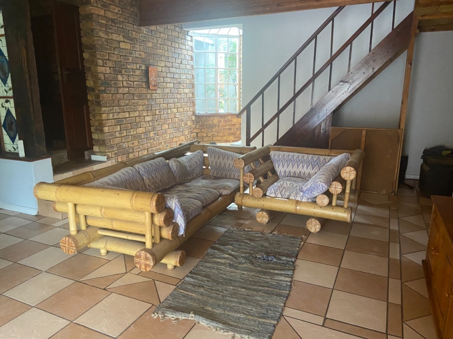 6 Bedroom Property for Sale in Zwartkop Gauteng