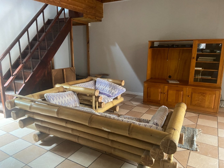 6 Bedroom Property for Sale in Zwartkop Gauteng