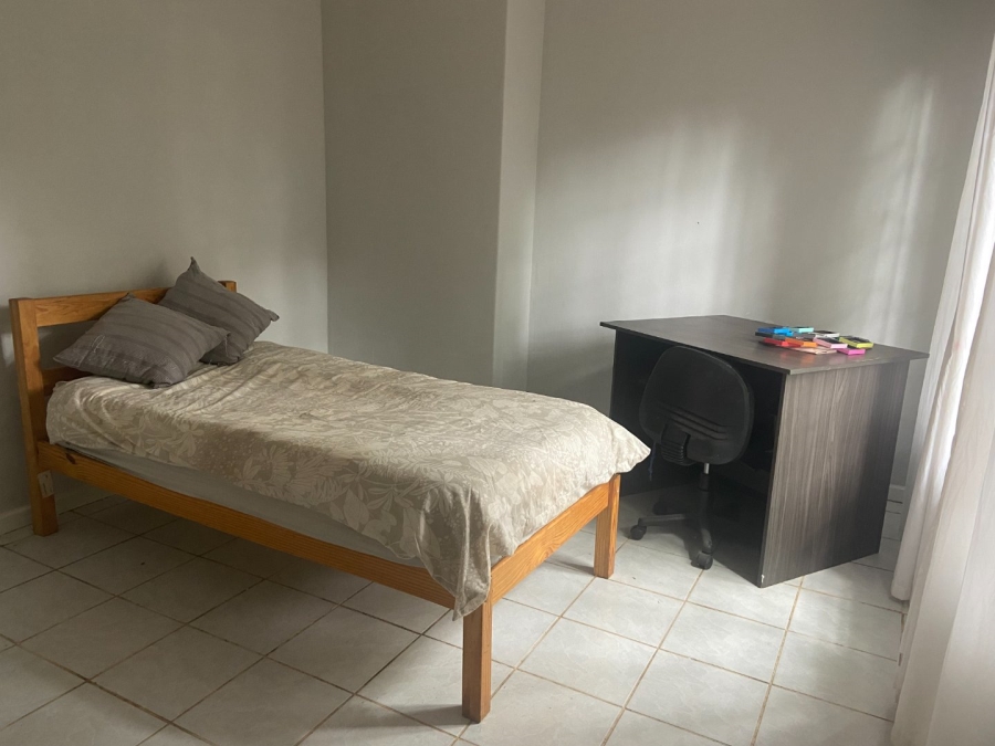 6 Bedroom Property for Sale in Zwartkop Gauteng