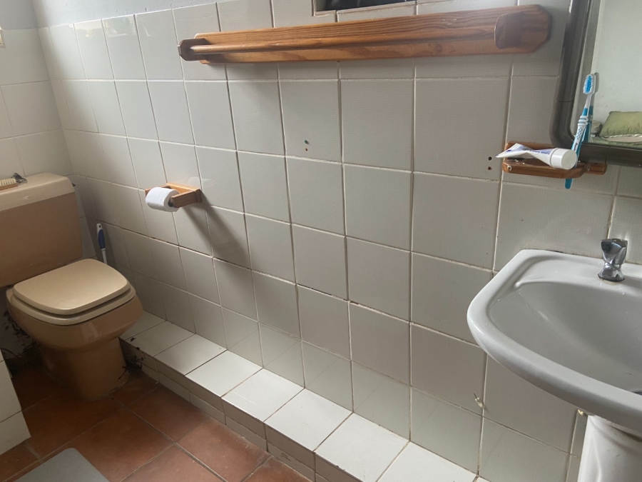 6 Bedroom Property for Sale in Zwartkop Gauteng