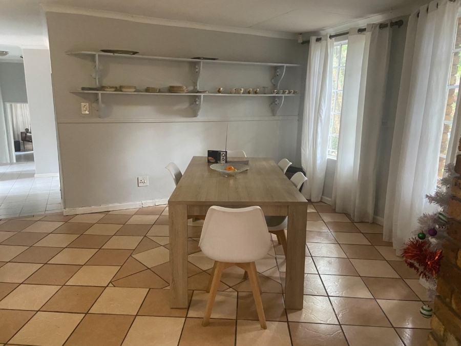 6 Bedroom Property for Sale in Zwartkop Gauteng