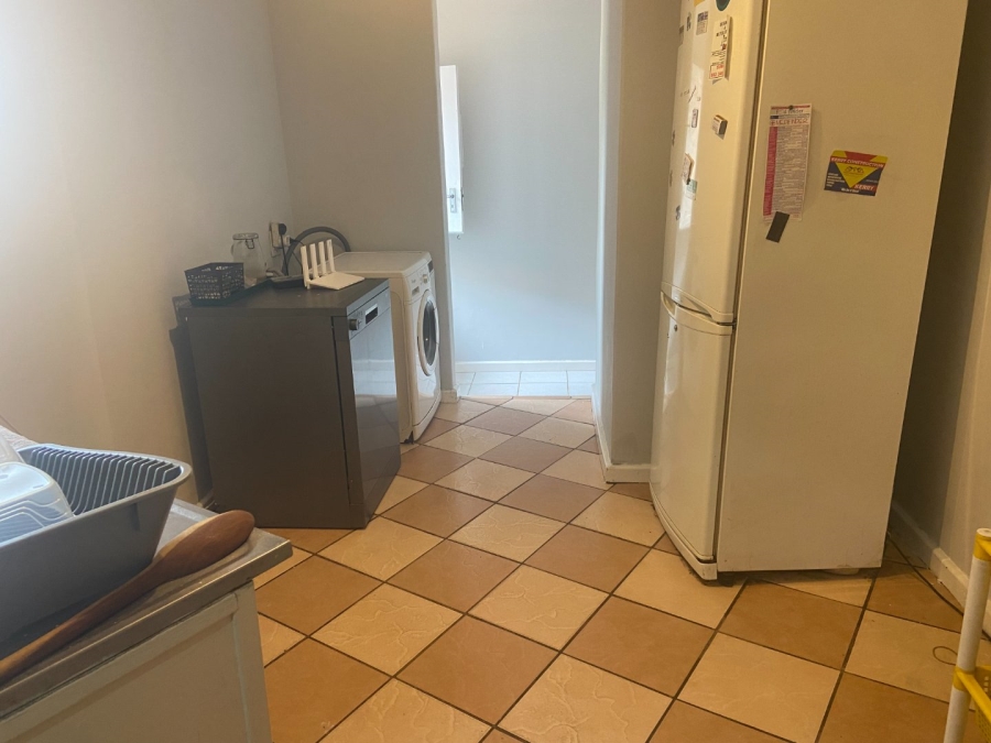 6 Bedroom Property for Sale in Zwartkop Gauteng