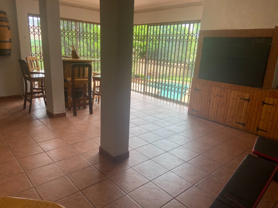 6 Bedroom Property for Sale in Zwartkop Gauteng