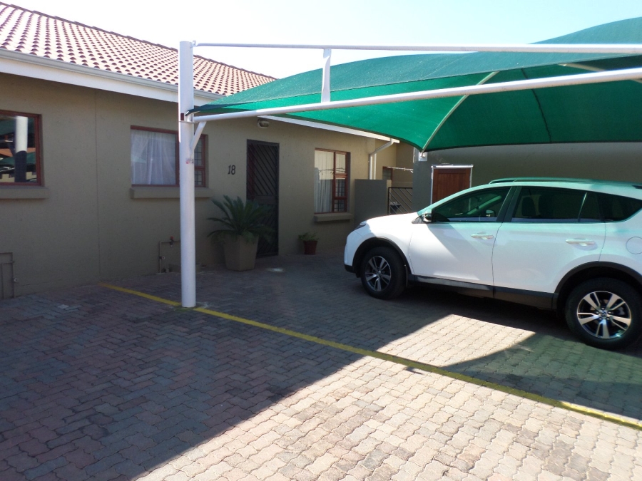 To Let 2 Bedroom Property for Rent in Hughes Gauteng