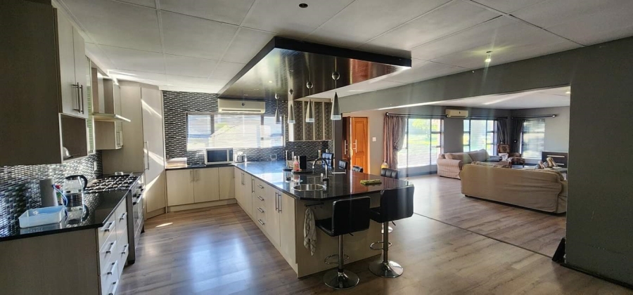 4 Bedroom Property for Sale in Mantevrede Gauteng