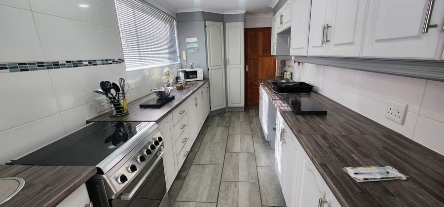 4 Bedroom Property for Sale in Mantevrede Gauteng