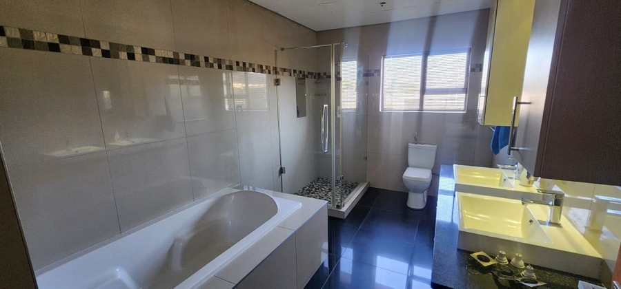4 Bedroom Property for Sale in Mantevrede Gauteng