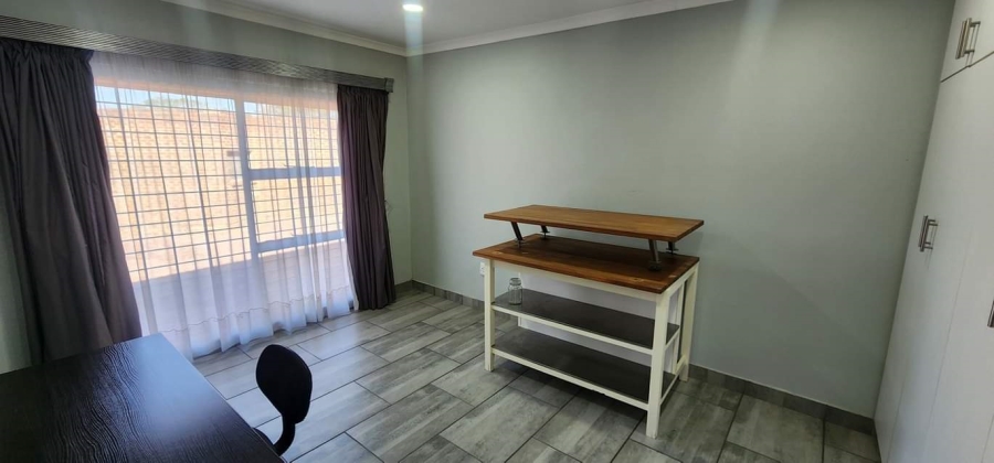 4 Bedroom Property for Sale in Mantevrede Gauteng