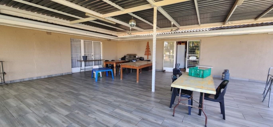 4 Bedroom Property for Sale in Mantevrede Gauteng