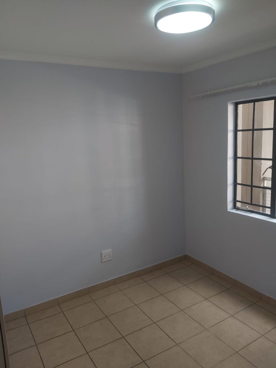 To Let 2 Bedroom Property for Rent in Noordwyk Gauteng