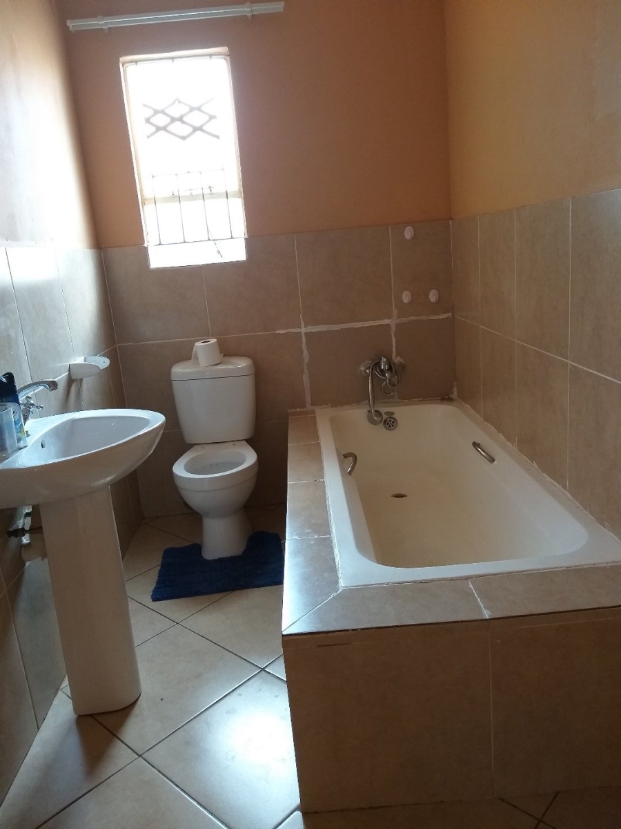To Let 3 Bedroom Property for Rent in Clarina Gauteng
