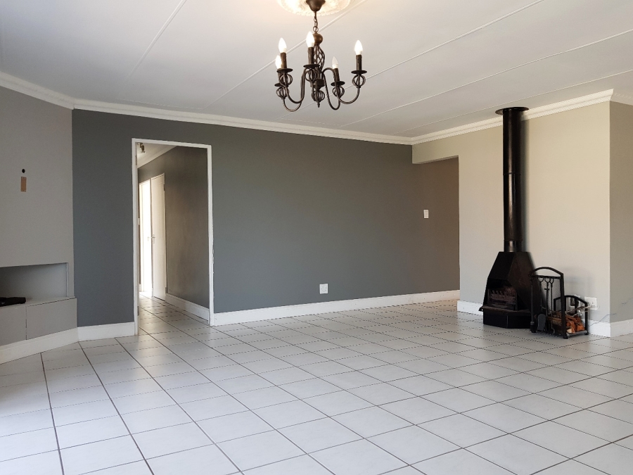 3 Bedroom Property for Sale in Meyerton Central Gauteng