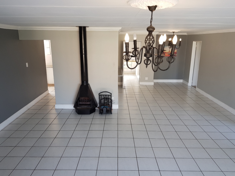 3 Bedroom Property for Sale in Meyerton Central Gauteng