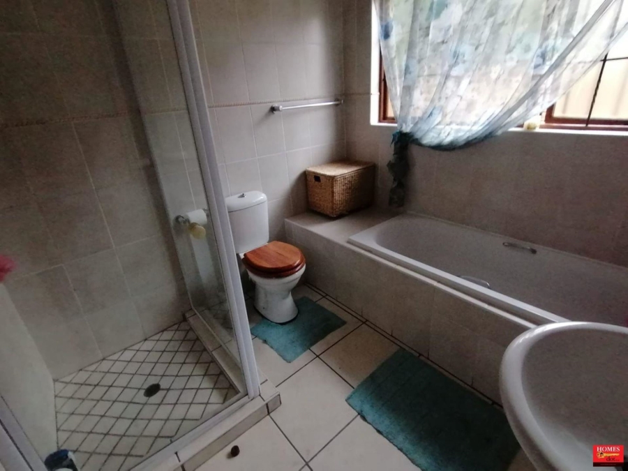 4 Bedroom Property for Sale in Thatchfield Estate Gauteng