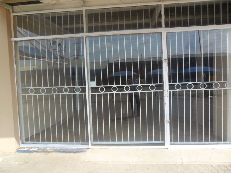 To Let 1 Bedroom Property for Rent in East Lynne Gauteng