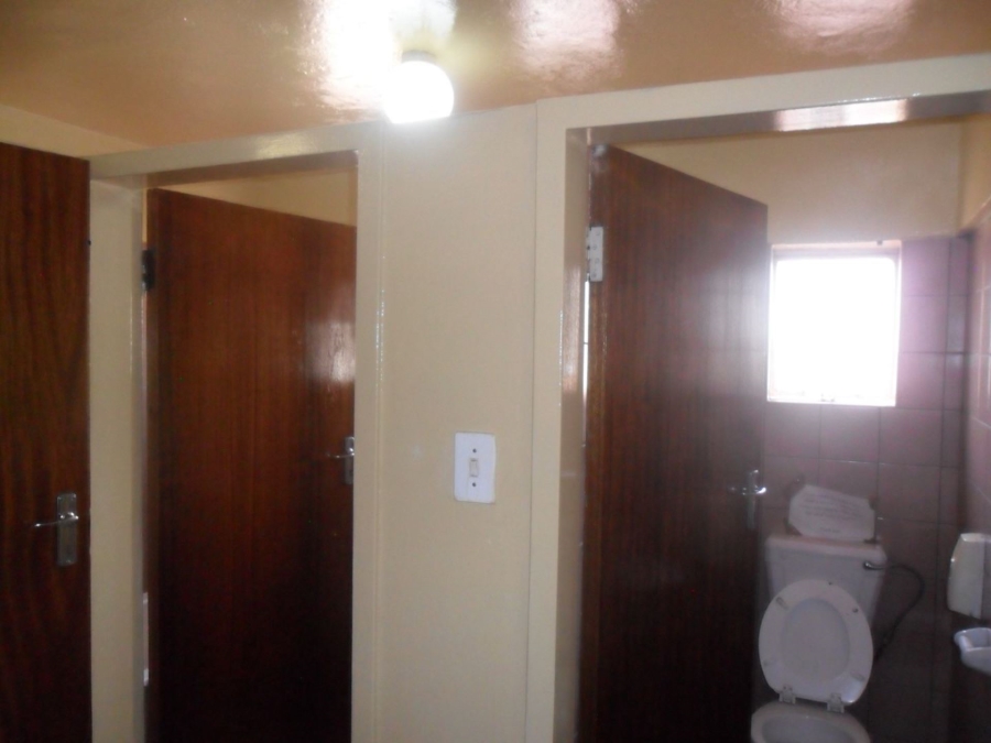 To Let 1 Bedroom Property for Rent in East Lynne Gauteng