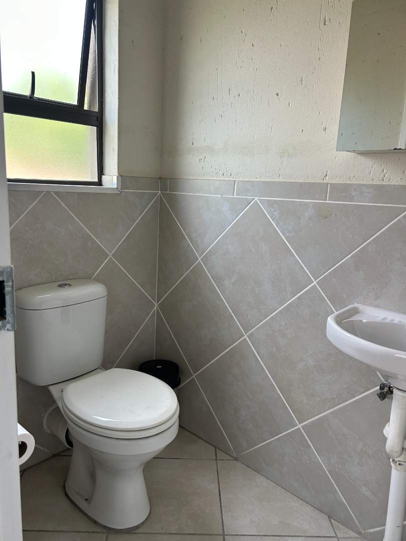 To Let 2 Bedroom Property for Rent in Goedeburg Gauteng