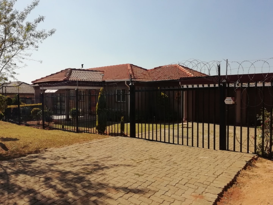 To Let 3 Bedroom Property for Rent in Chantelle Gauteng
