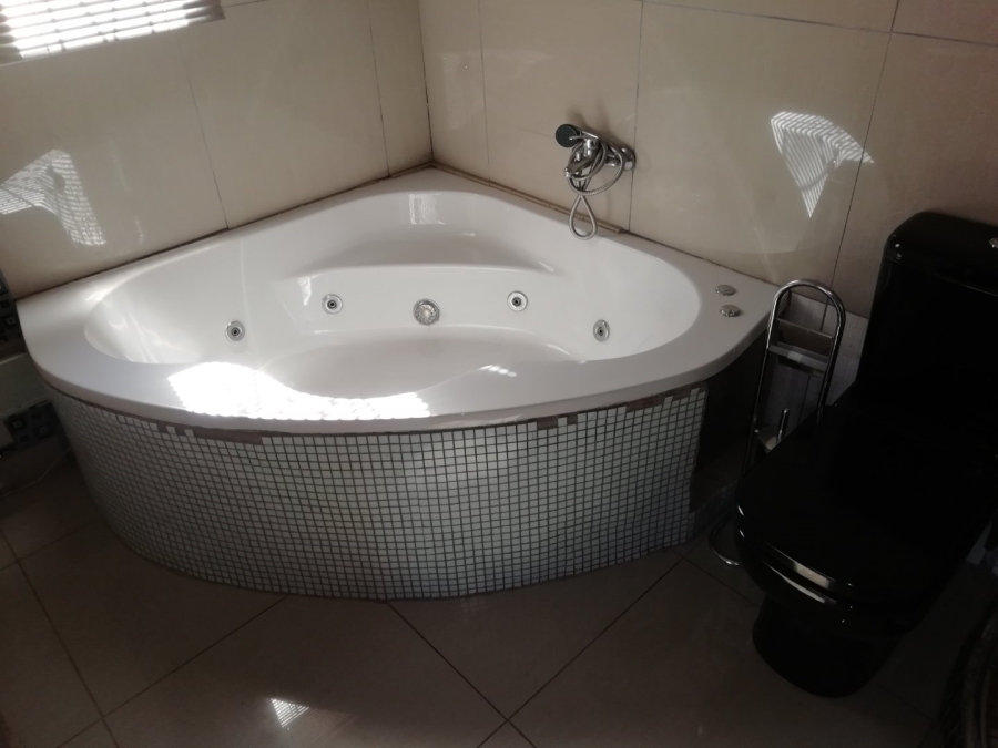 To Let 3 Bedroom Property for Rent in Chantelle Gauteng