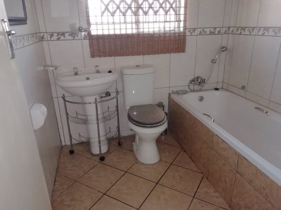 To Let 3 Bedroom Property for Rent in Chantelle Gauteng
