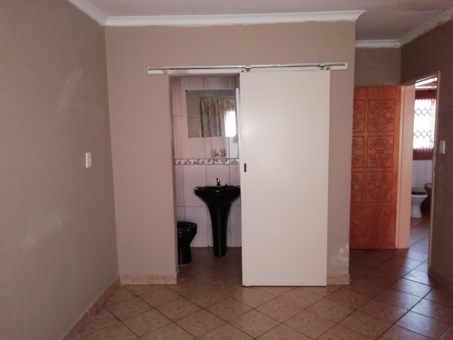 To Let 3 Bedroom Property for Rent in Chantelle Gauteng