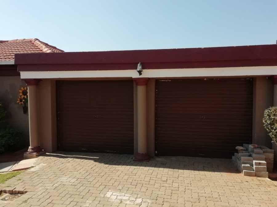 To Let 3 Bedroom Property for Rent in Chantelle Gauteng
