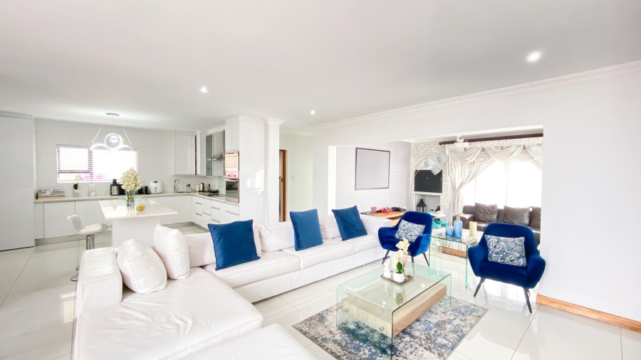 5 Bedroom Property for Sale in Theresa Park Gauteng