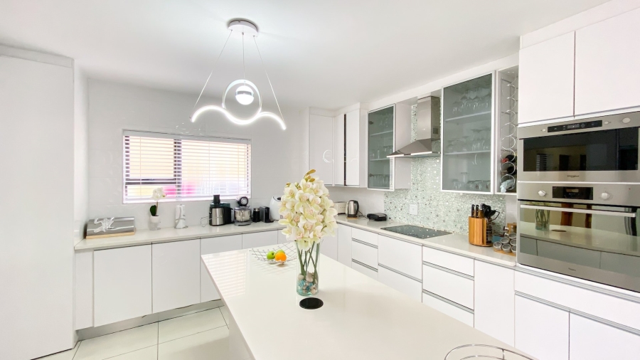 5 Bedroom Property for Sale in Theresa Park Gauteng