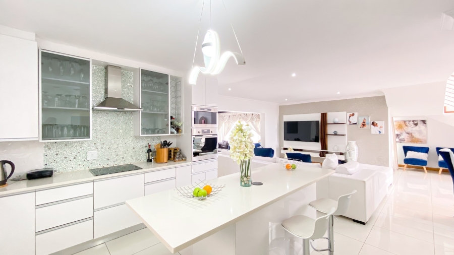 5 Bedroom Property for Sale in Theresa Park Gauteng