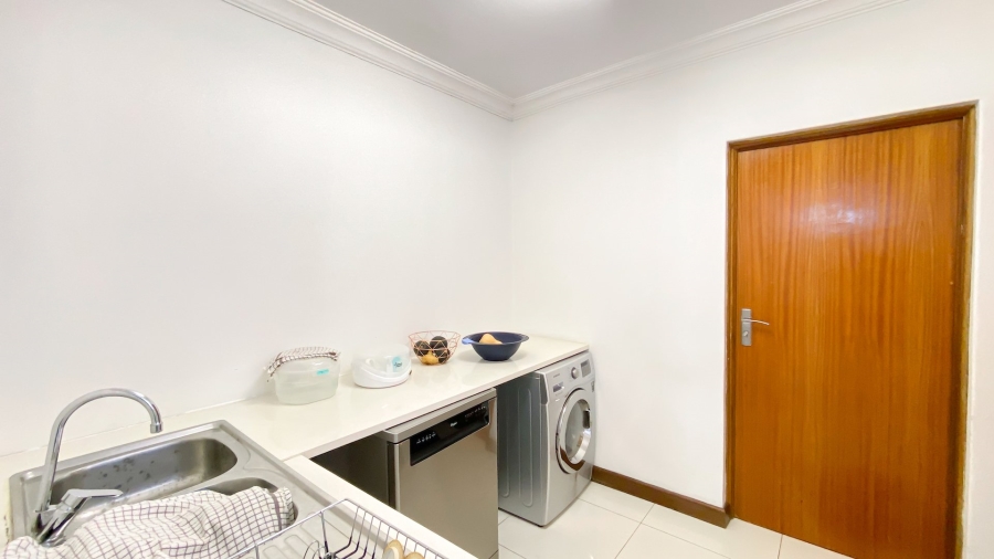 5 Bedroom Property for Sale in Theresa Park Gauteng