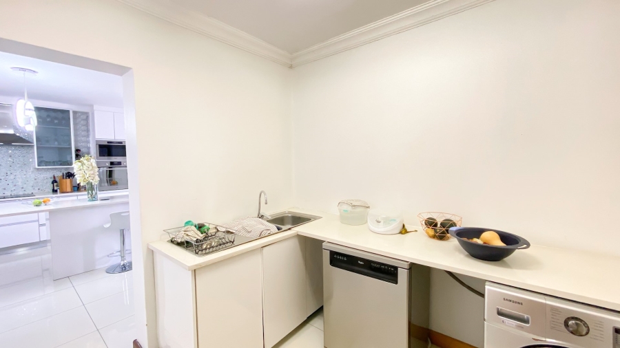 5 Bedroom Property for Sale in Theresa Park Gauteng